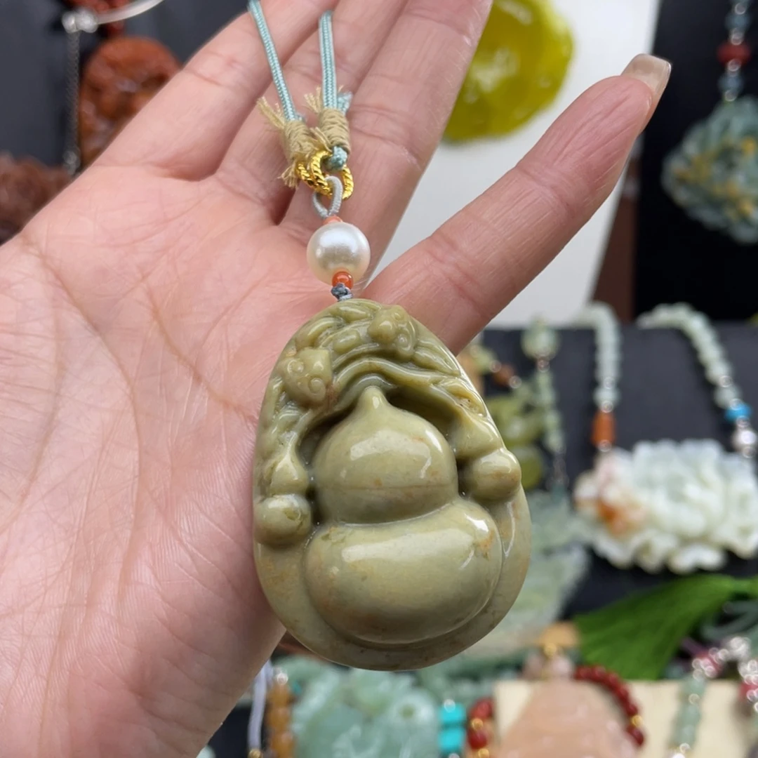 蛇纹石玉未镶嵌颈饰