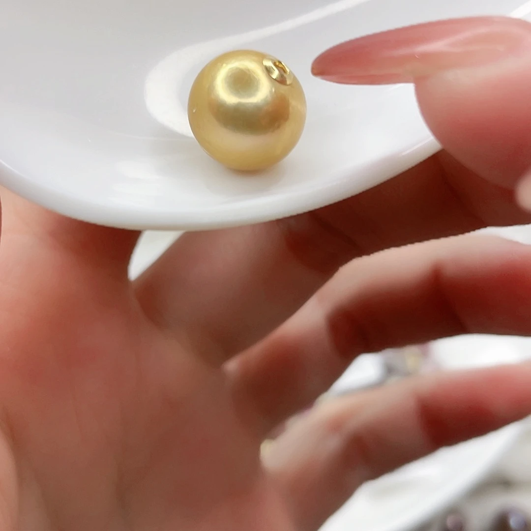 淡水珍珠吊坠(赠链)18K金镶嵌