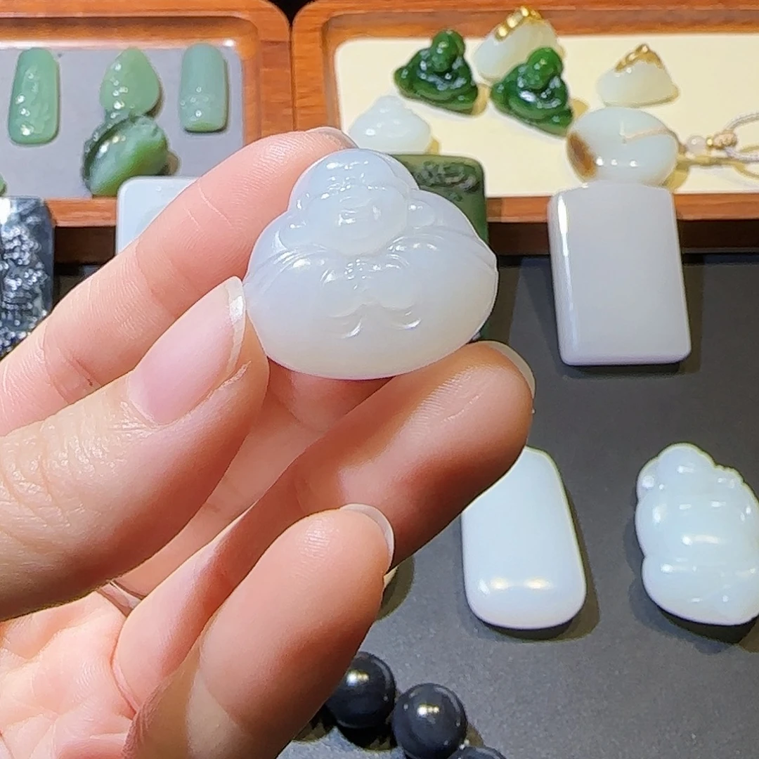 和田玉未镶嵌颈饰