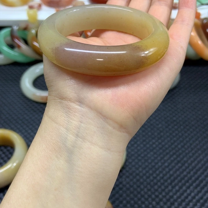 石英质玉未镶嵌手镯