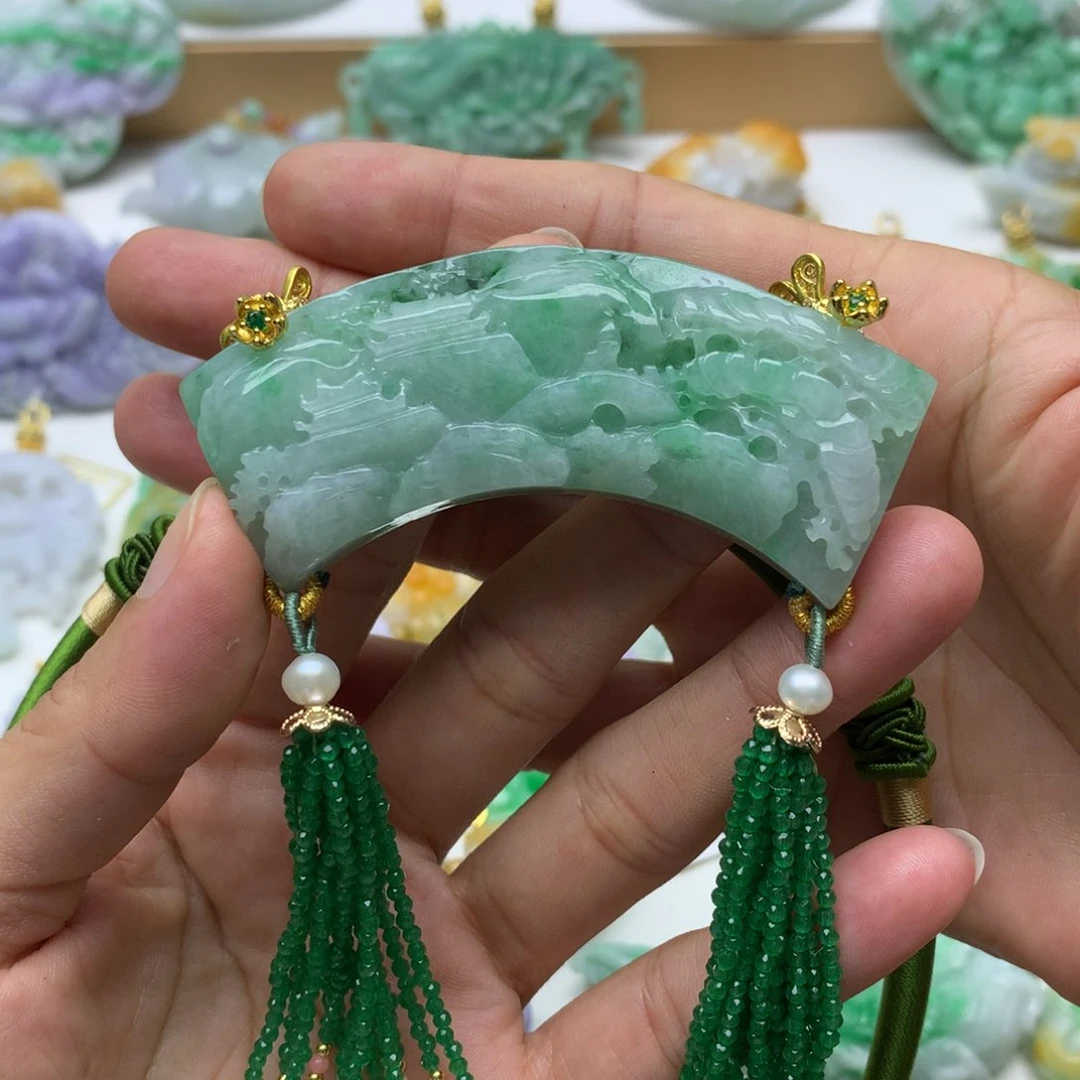 翡翠未镶嵌颈饰老****啊翡翠