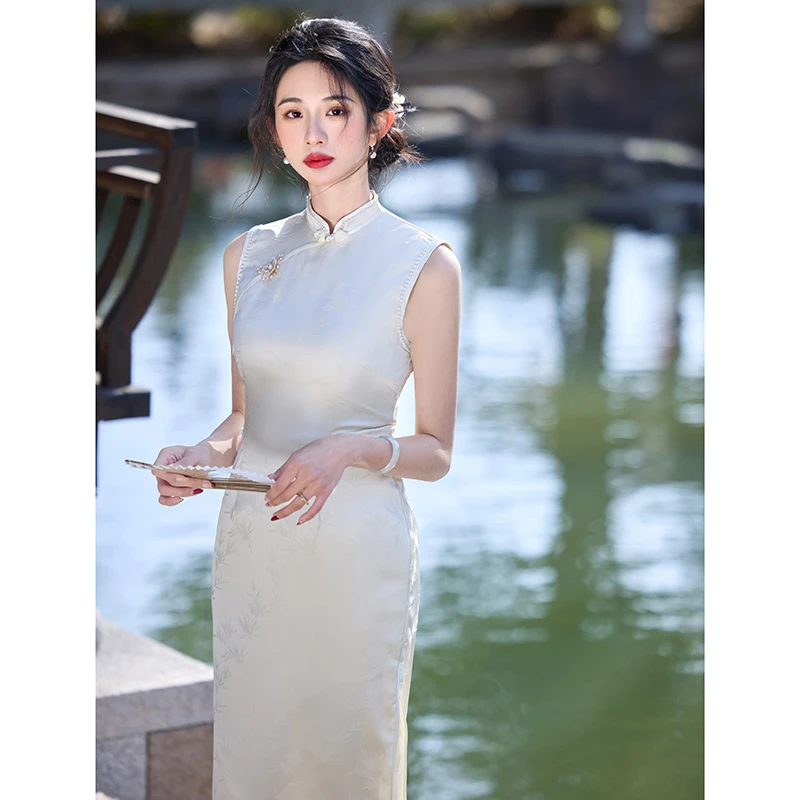 德国年轻款素雅旗袍女白色日常时尚改良新中式显瘦长款年夏季新款