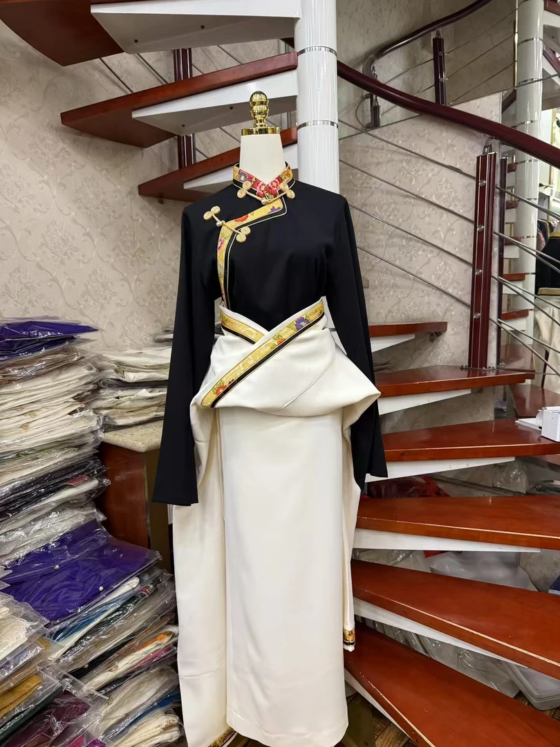 藏族女士藏袍民族风显瘦设计传统藏式服装旅拍女装特色