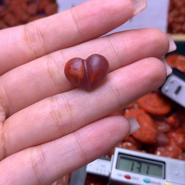 南红玛瑙未镶嵌珠宝半成品40