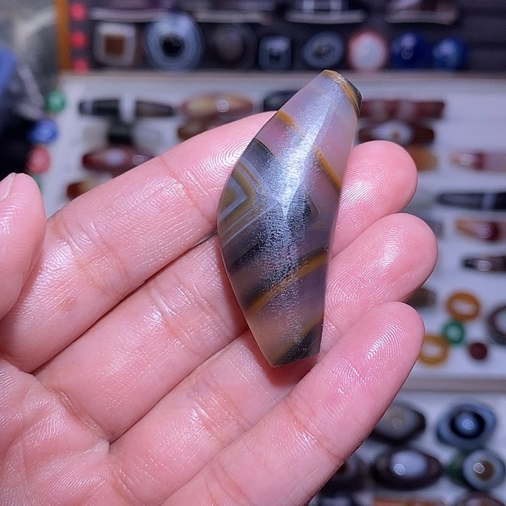 玛瑙/玉髓挂件未镶嵌佳****