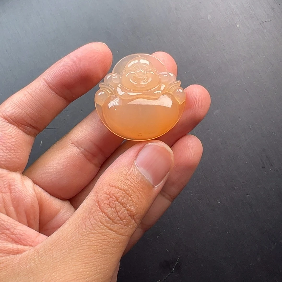 未镶嵌石英质玉（黄龙玉）颈饰