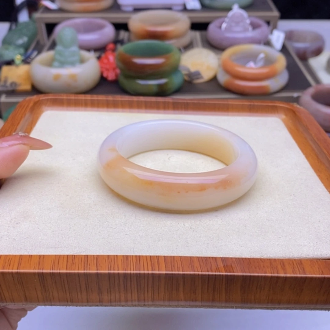 【闪购商品】石英质玉手镯未镶嵌