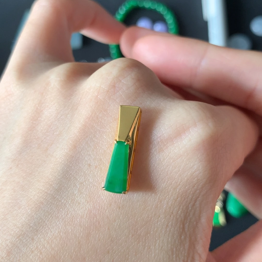 翡翠18K金镶嵌吊坠(不含链)