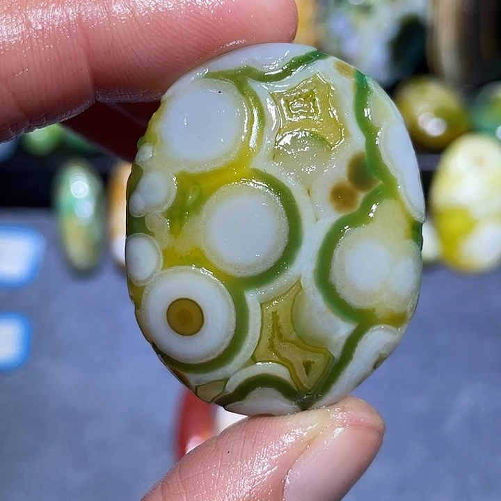 玛瑙/玉髓未镶嵌珠宝奇石