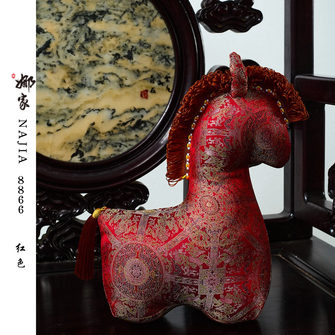 娜家·国风【云纹绣驹桌面】中式宋锦小马摆件摆设工艺品创意8866