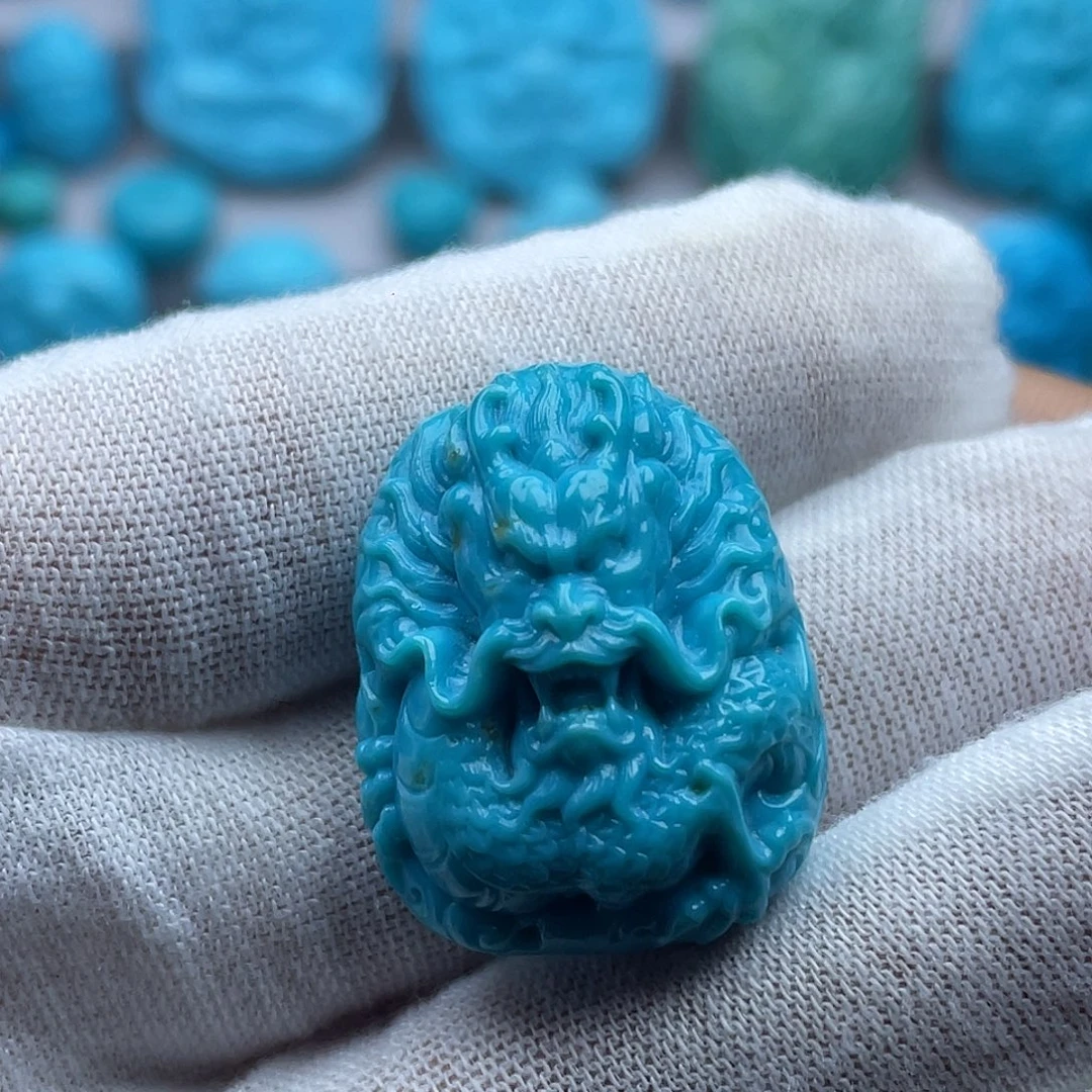 绿松石未镶嵌珠宝奇石