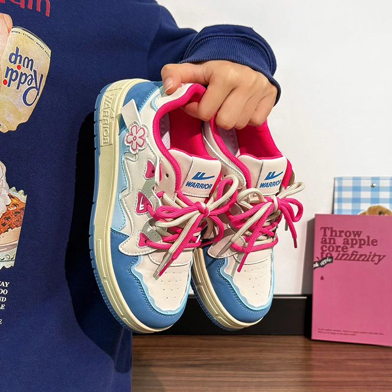 回力板鞋女款2026新款春季多巴胺厚底鞋子百搭小众不撞款小白鞋女