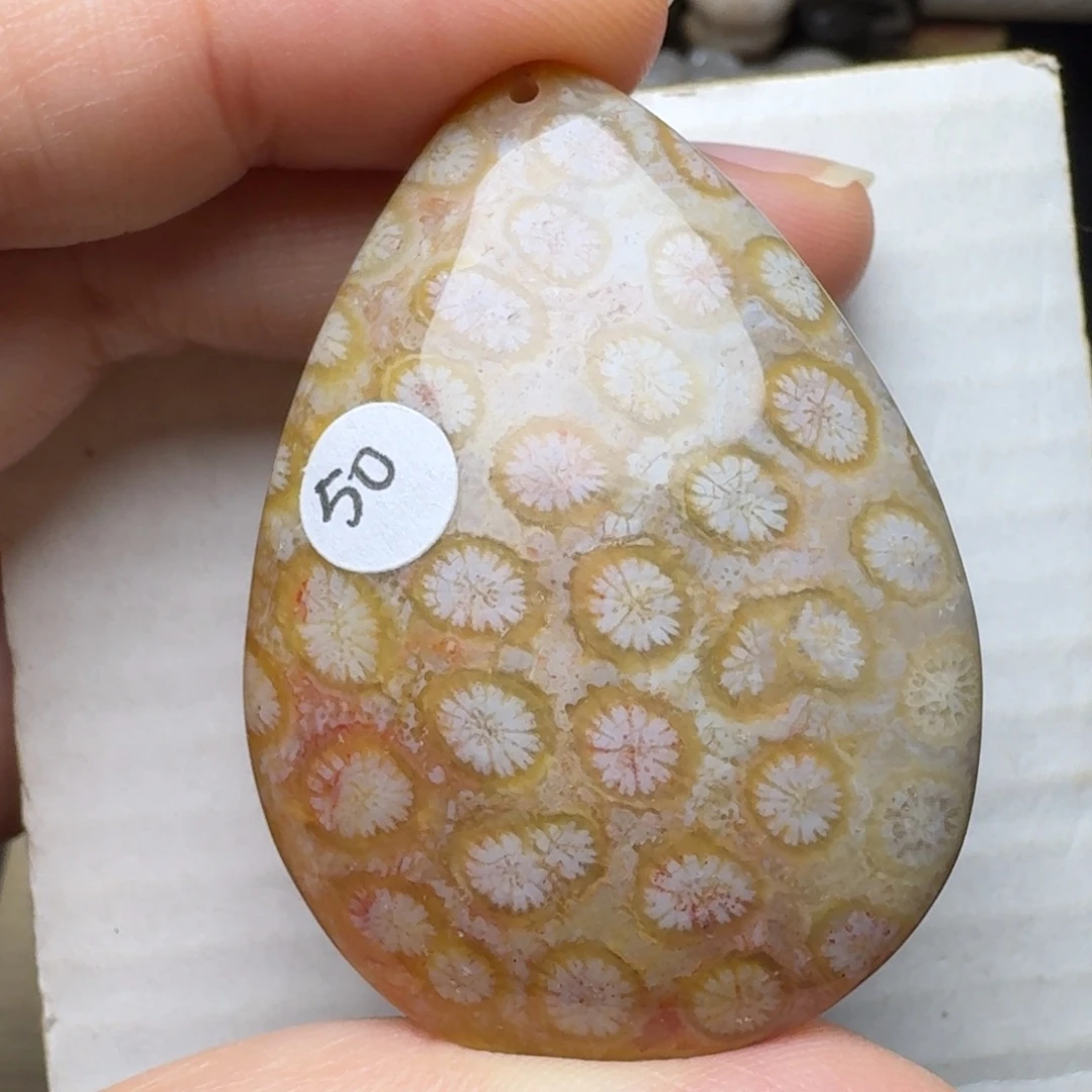 硅化玉未镶嵌绿黄底、粉果冻花