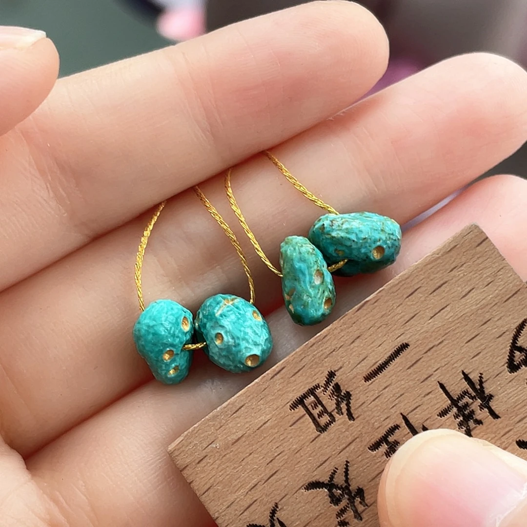 绿松石未镶嵌颈饰