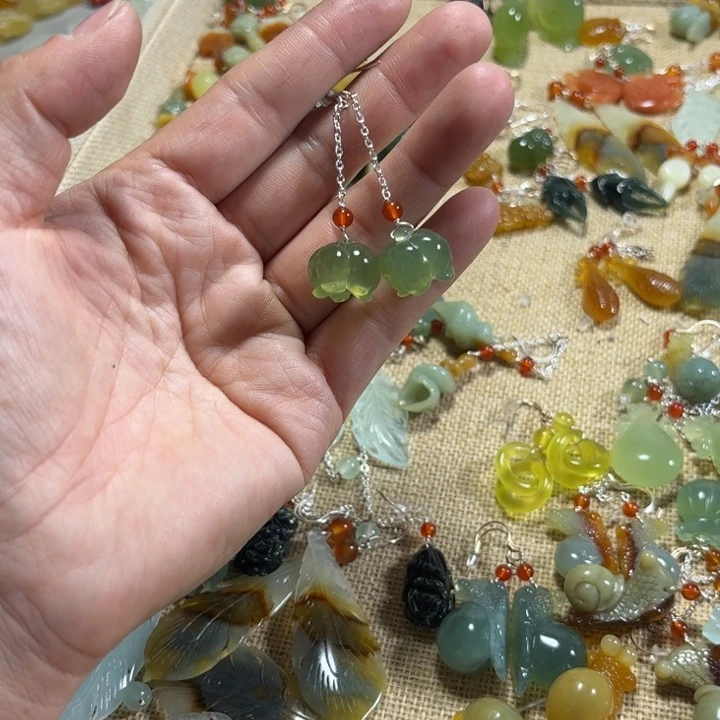 蛇纹石玉耳饰未镶嵌