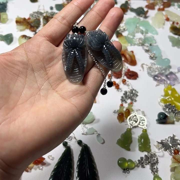 蛇纹石玉合金耳饰