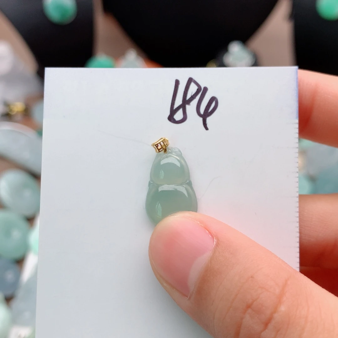 翡翠18K金镶嵌颈饰文*?吊坠