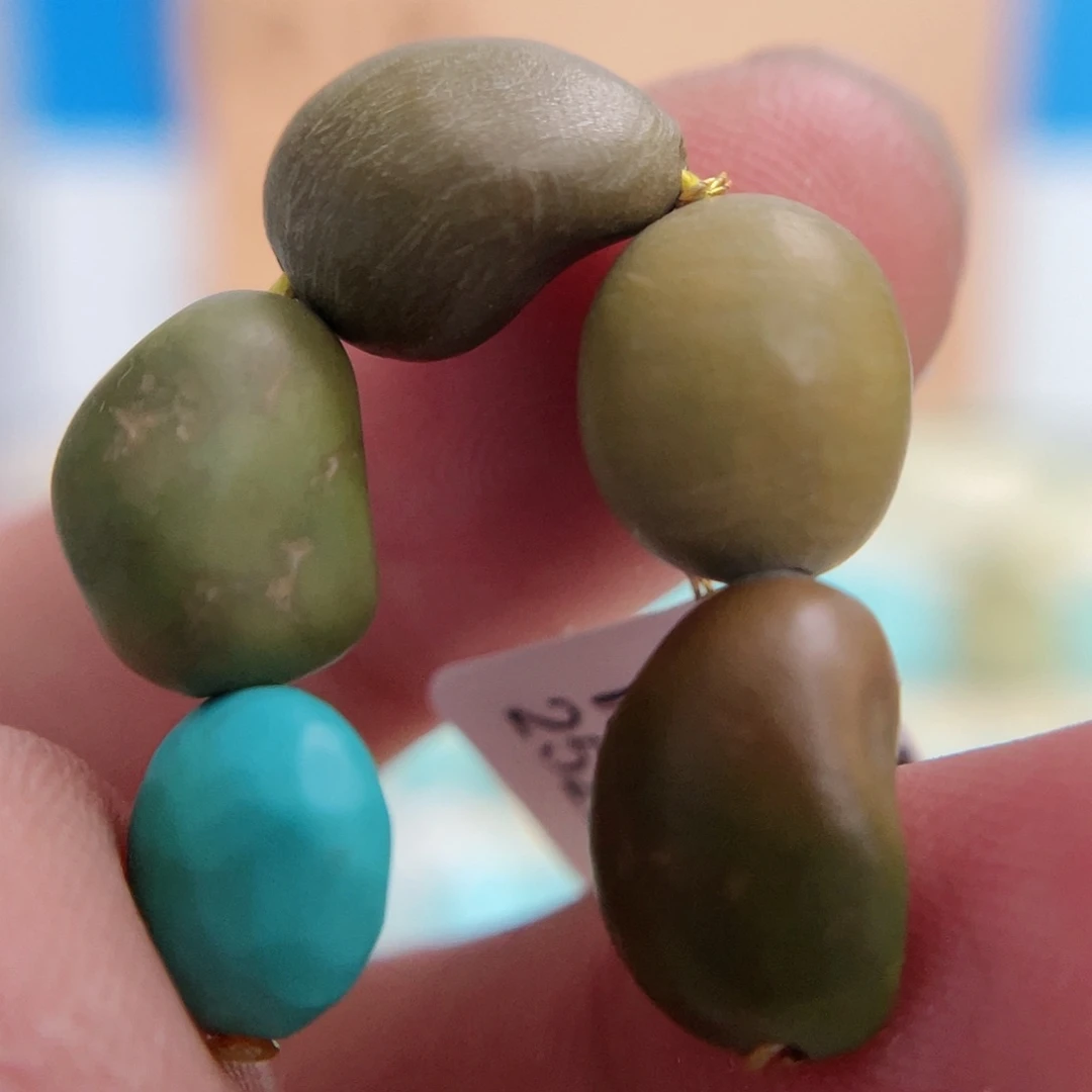 绿松石配饰未镶嵌