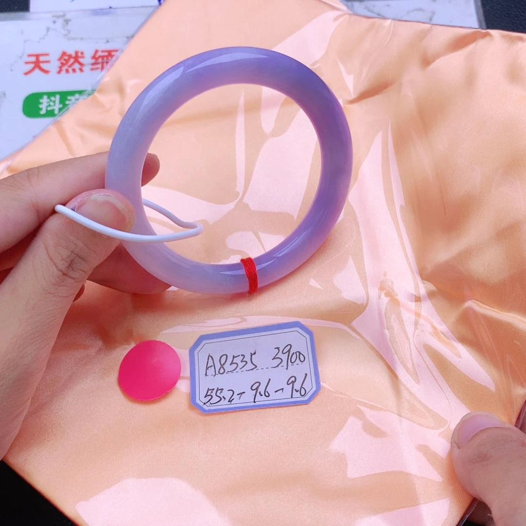 翡翠手镯未镶嵌我