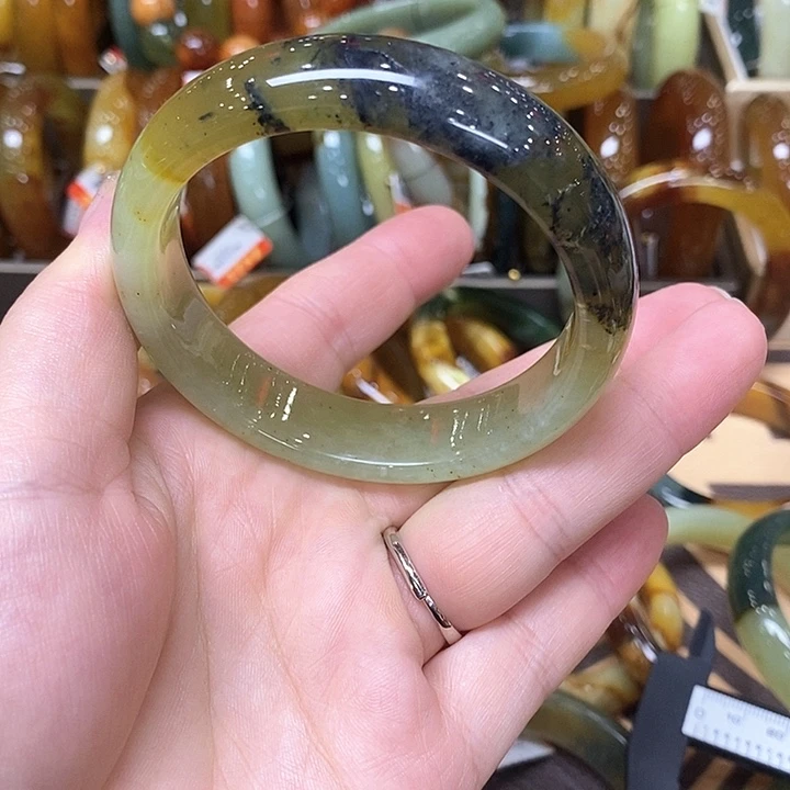 未镶嵌蛇纹石玉手镯