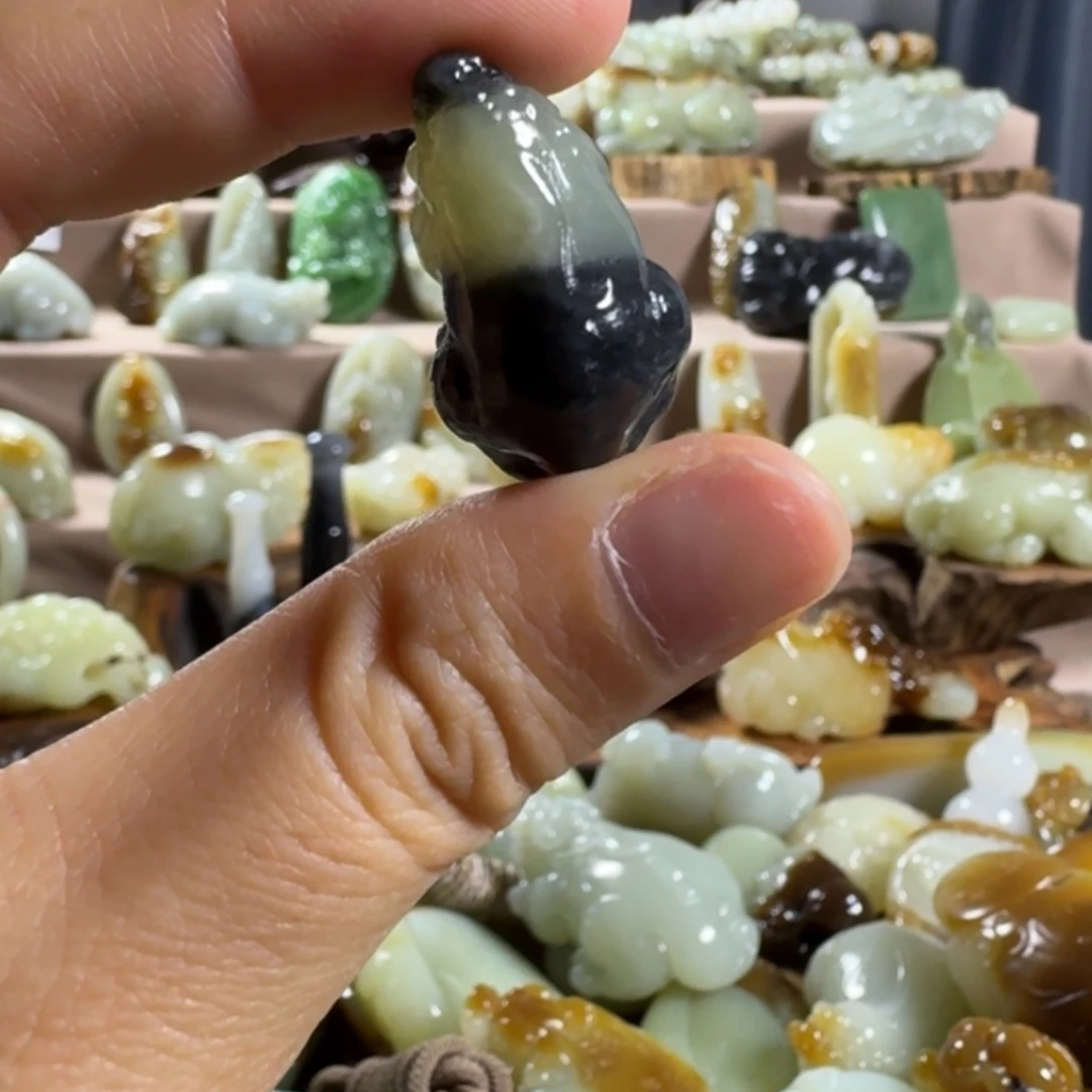 和田玉（糖玉）未镶嵌挂件