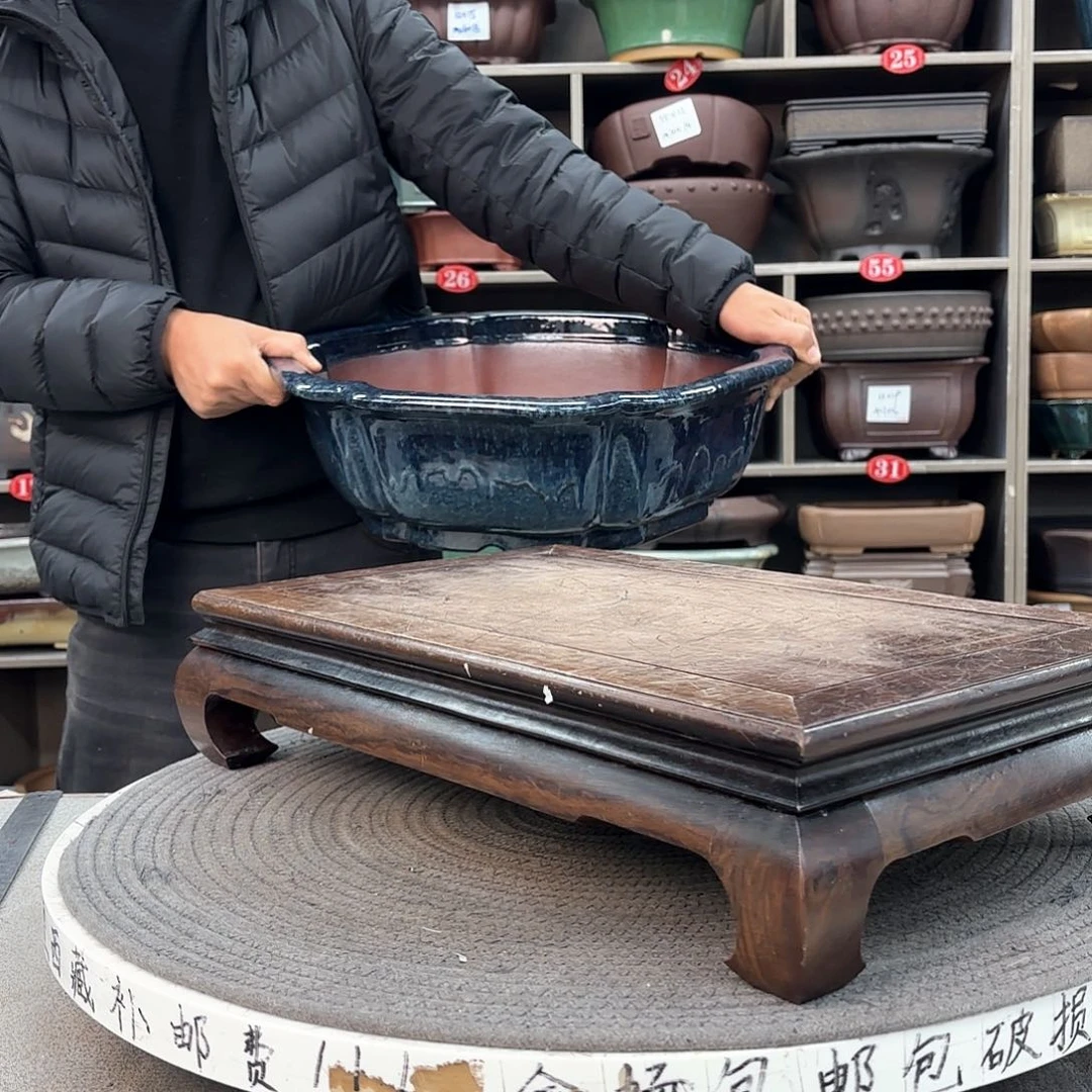 紫砂花盆清****尘紫砂的颜色很好看