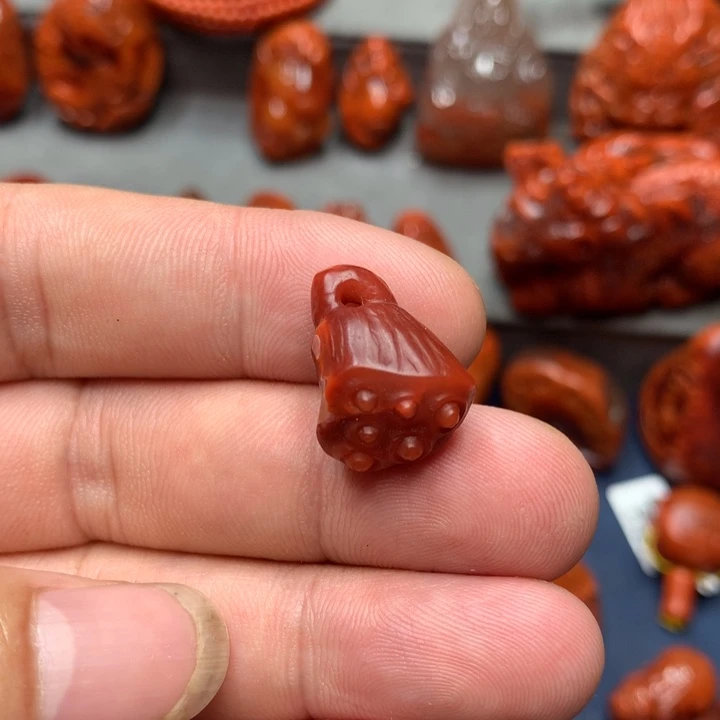 南红玛瑙未镶嵌吊坠(不含链)