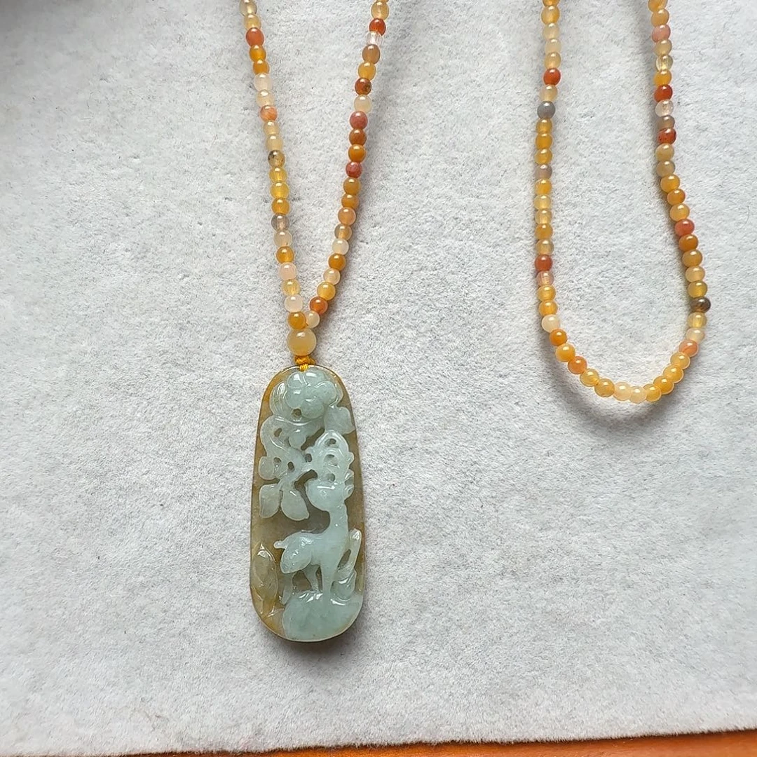 翡翠未镶嵌吊坠(赠链)