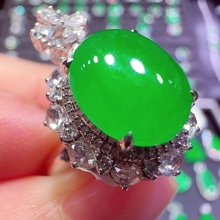 翡翠戒指18K金镶嵌戒指