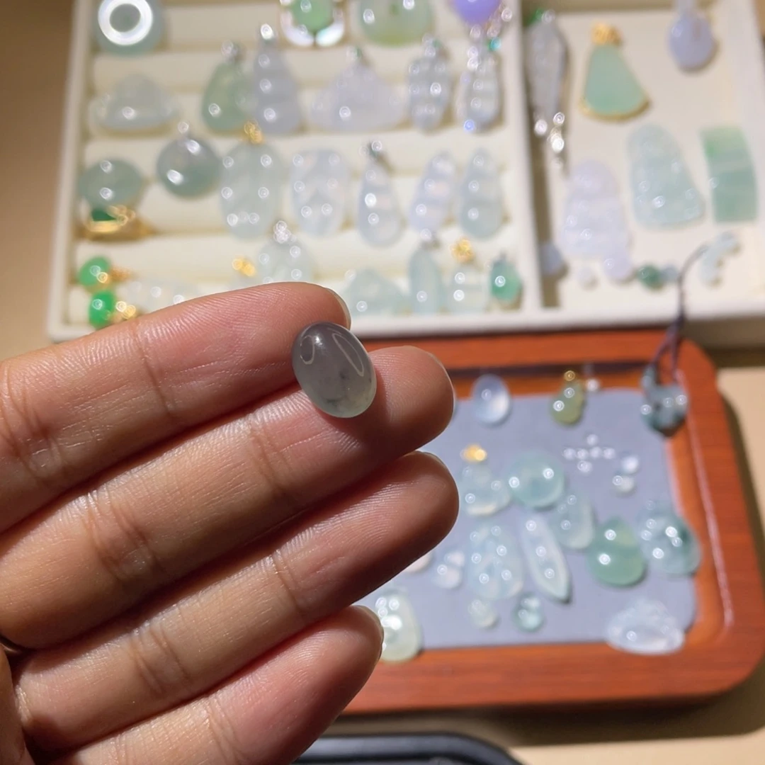 翡翠未镶嵌颈饰蛋面21