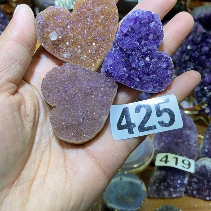 丽***石未镶嵌紫晶大型摆件（非配饰）