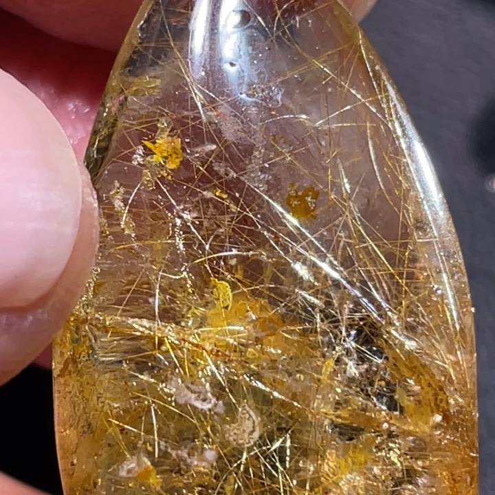 渔***鱼颈饰发晶未镶嵌钛晶