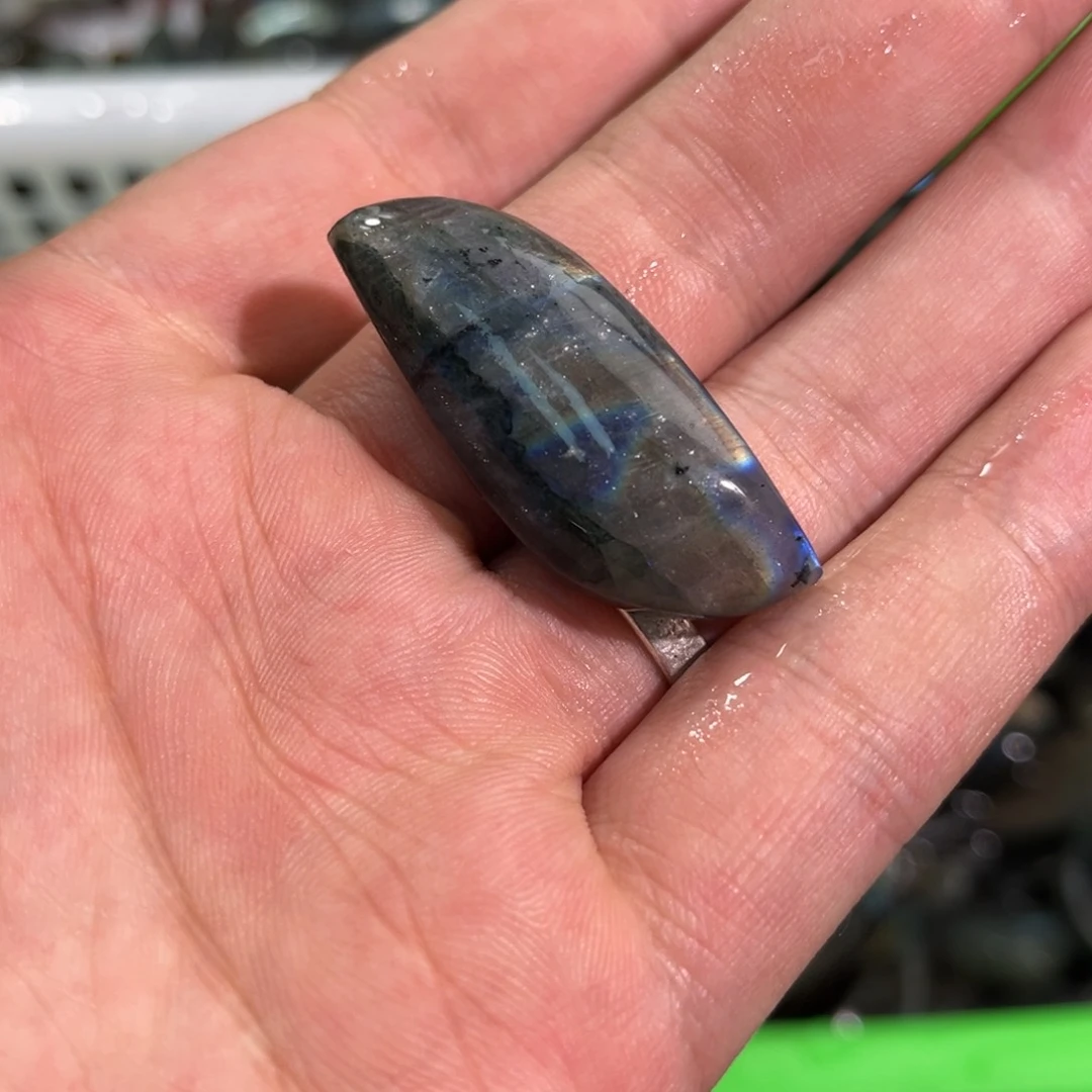 拉长石吊坠未镶嵌辣*荷