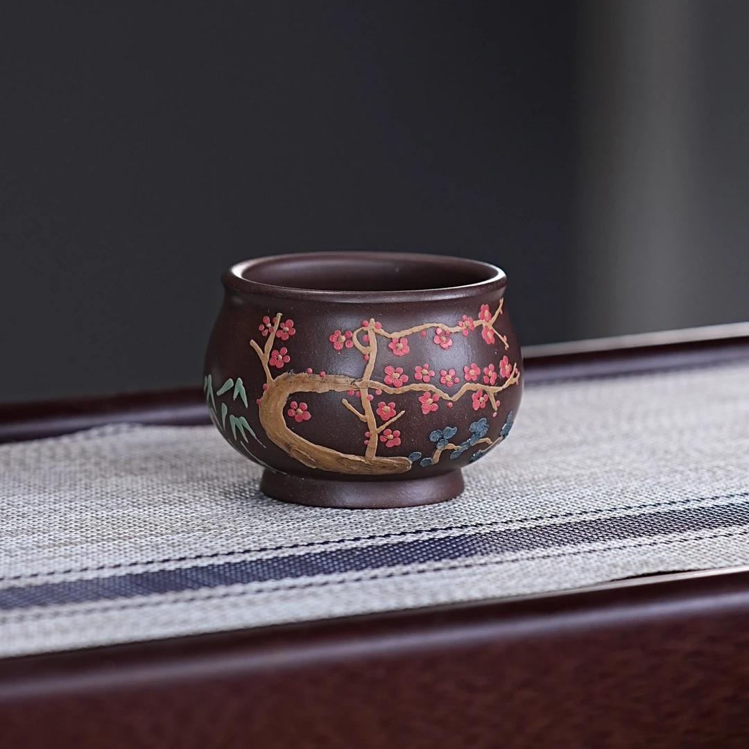 宜兴紫砂茶具 原矿紫泥泥料堆绘梅花主人杯品茗杯 A840