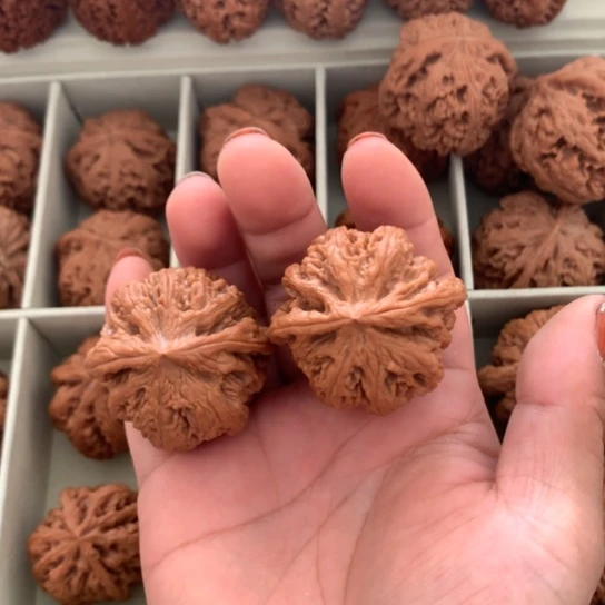 麦****员文玩核桃手把件大粗筋43尺