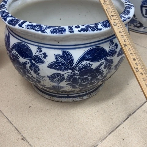 瓶是**啊瑕疵瓷片不退不换。。。。。。。。。。。