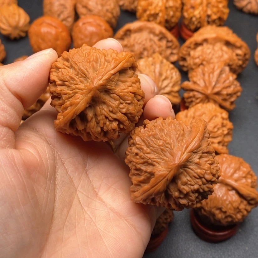 【闪购商品】文玩核桃把件色差44满天星