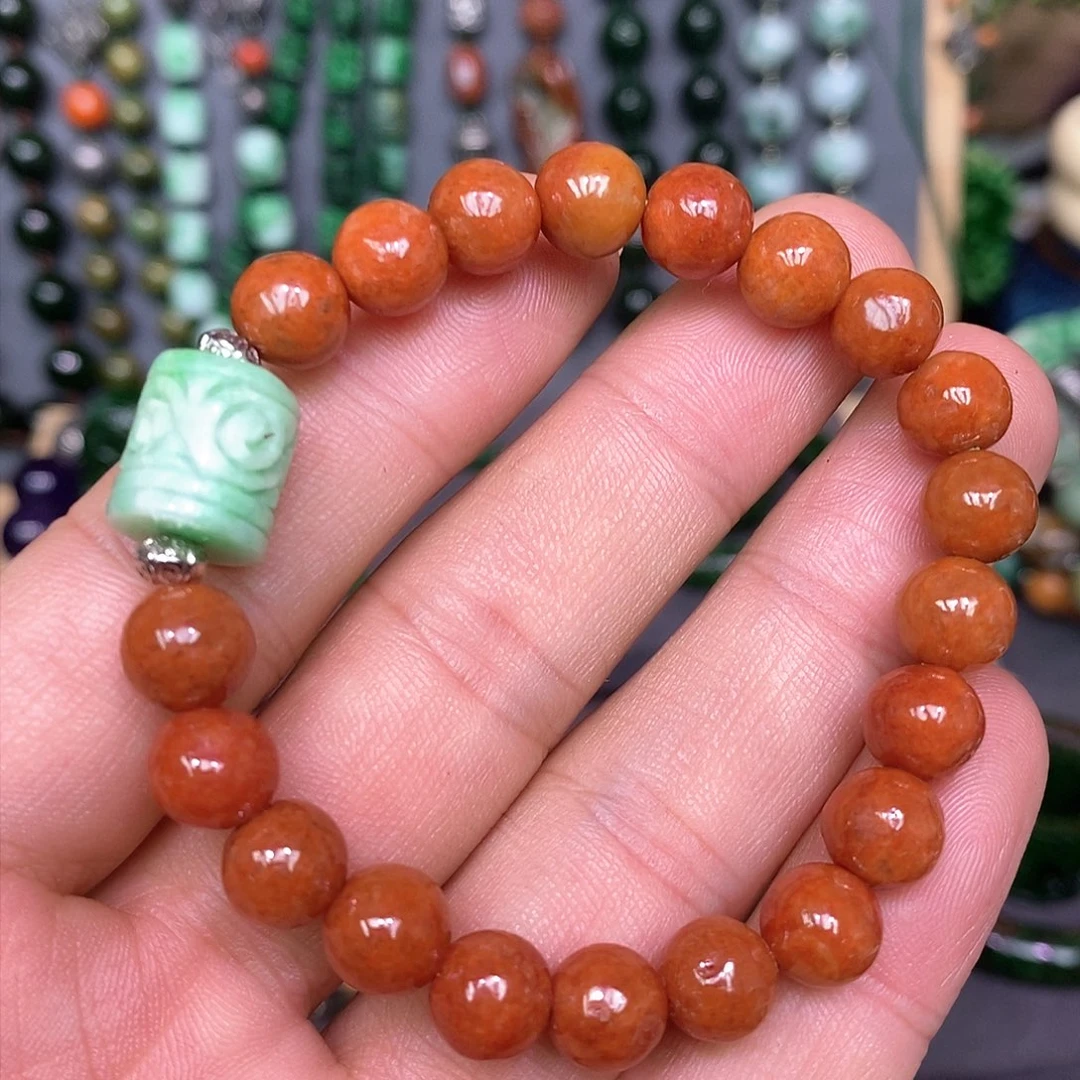 翡翠颈饰未镶嵌漂亮美眉