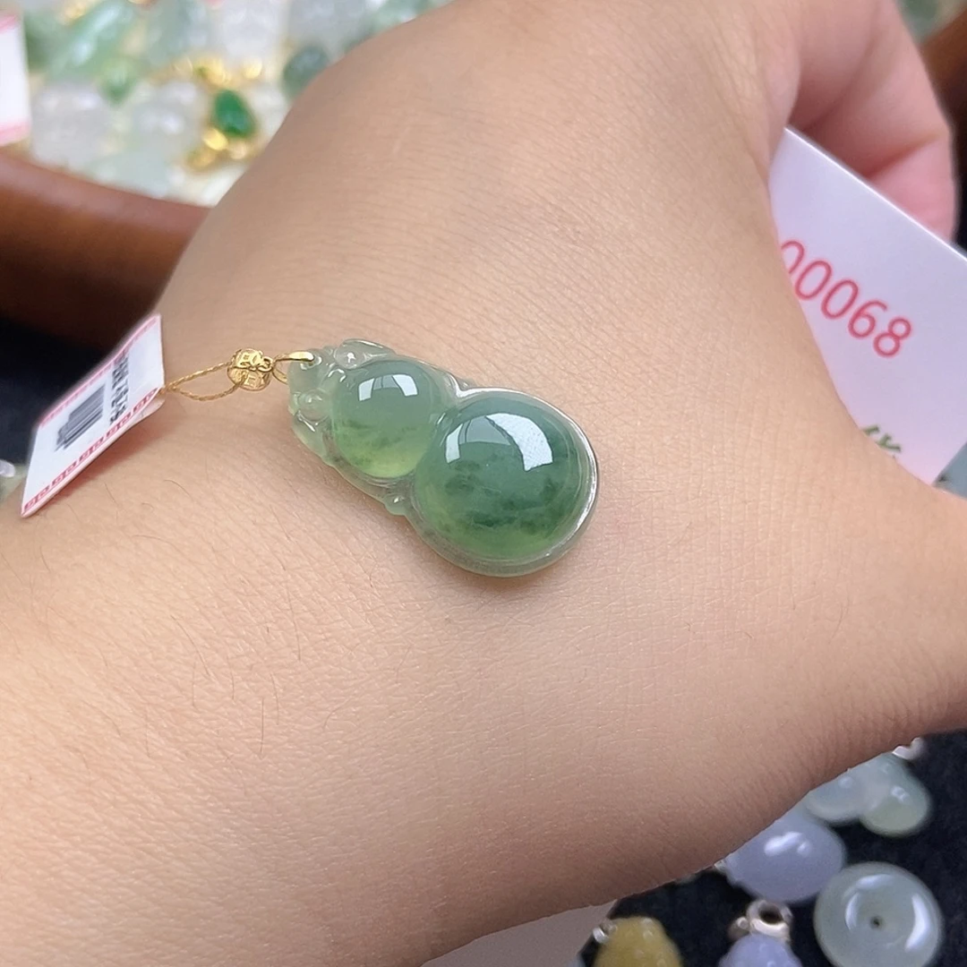 翡翠未镶嵌挂件天然