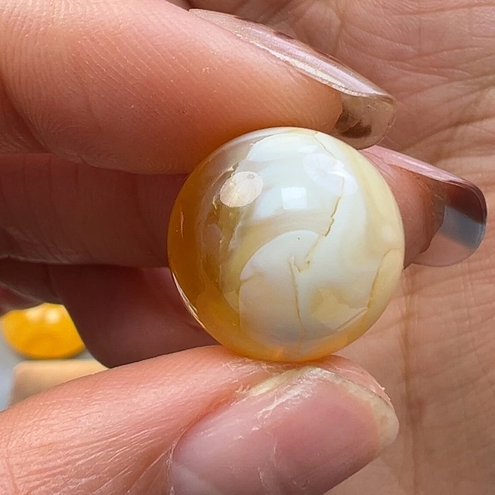 蜜蜡未镶嵌珠宝奇石