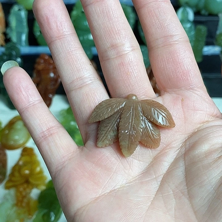 未镶嵌蛇纹石玉颈饰