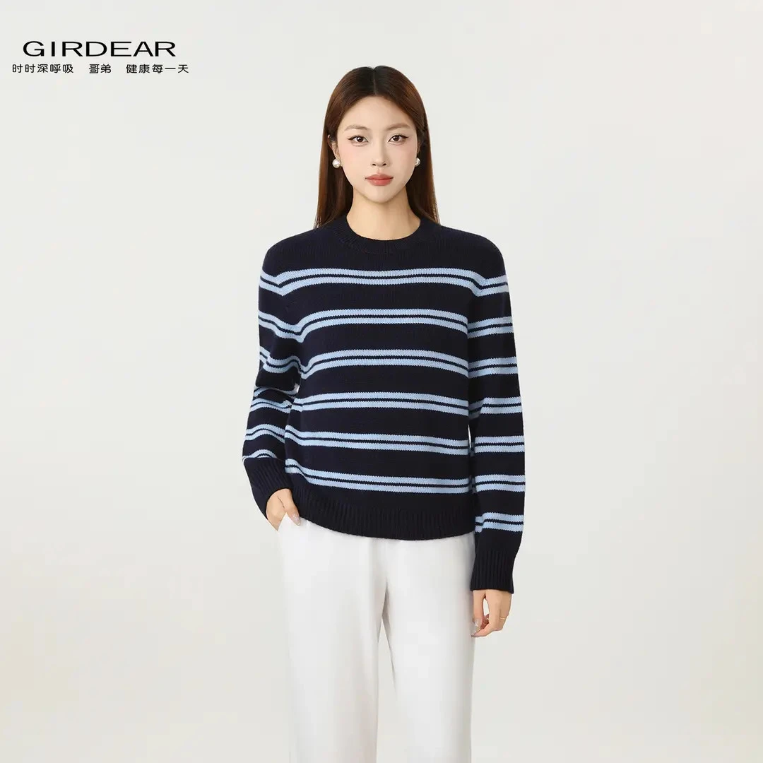 GIRDEAR/哥弟冬日穿搭羊毛暖意时尚百搭圆领条纹套头针织衫138073