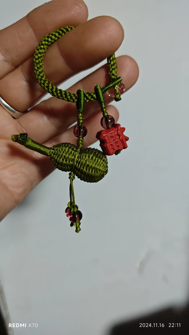 编绳手工设计葫芦钥匙挂件，包挂