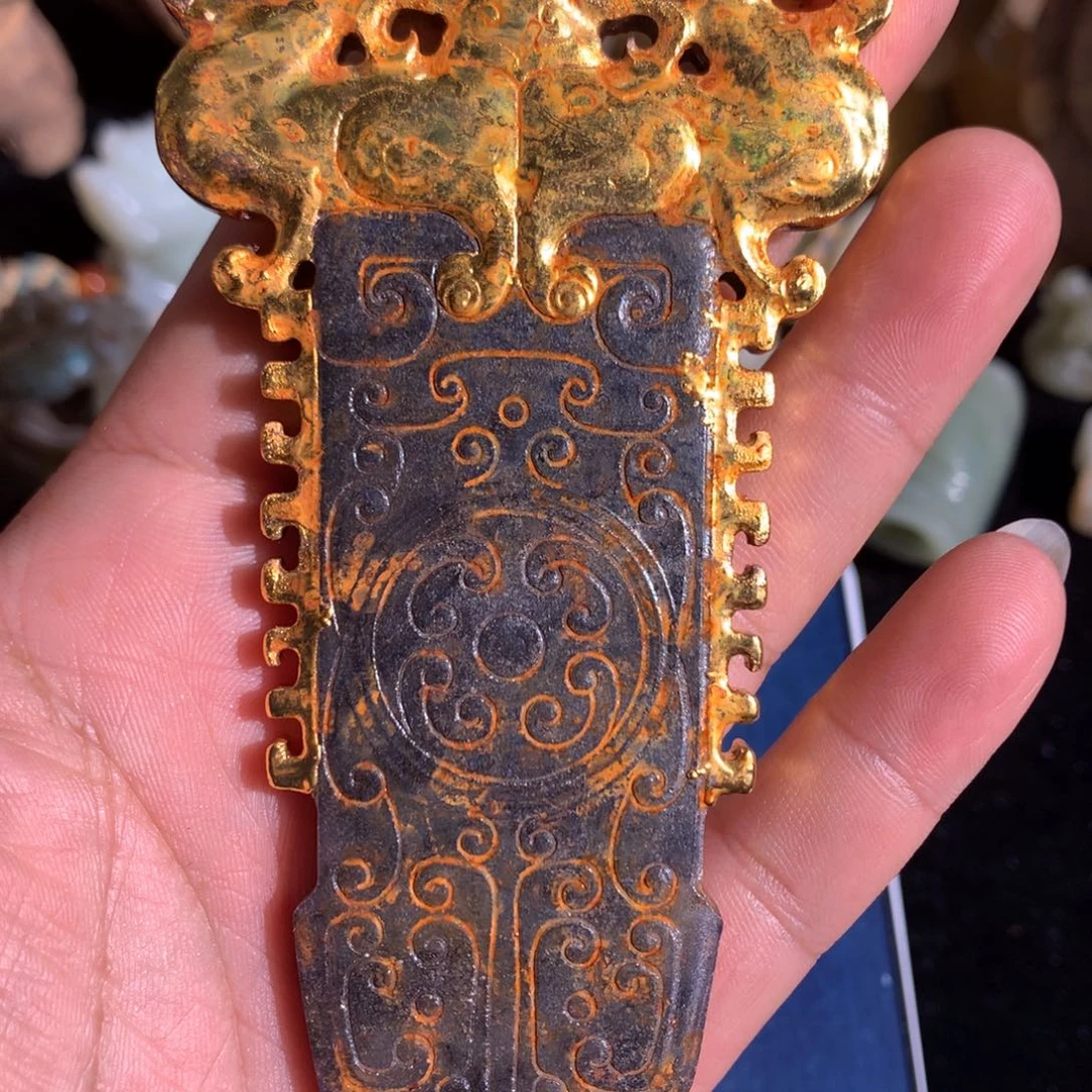 透闪石质玉未镶嵌挂件