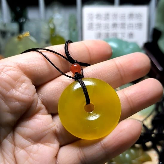 未镶嵌蛇纹石玉颈饰