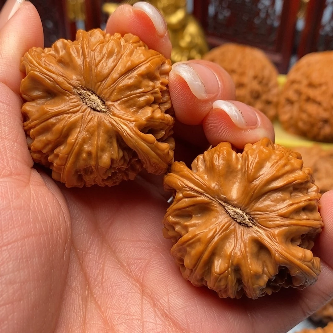 ****.把件文玩核桃毕业红皮闷白43全品