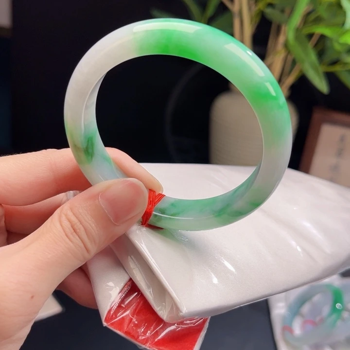 翡翠手镯未镶嵌20号58-59白底青大漏