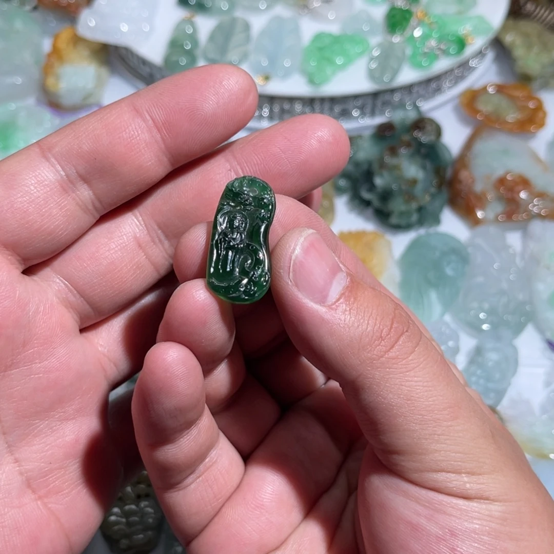 翡翠未镶嵌颈饰天然