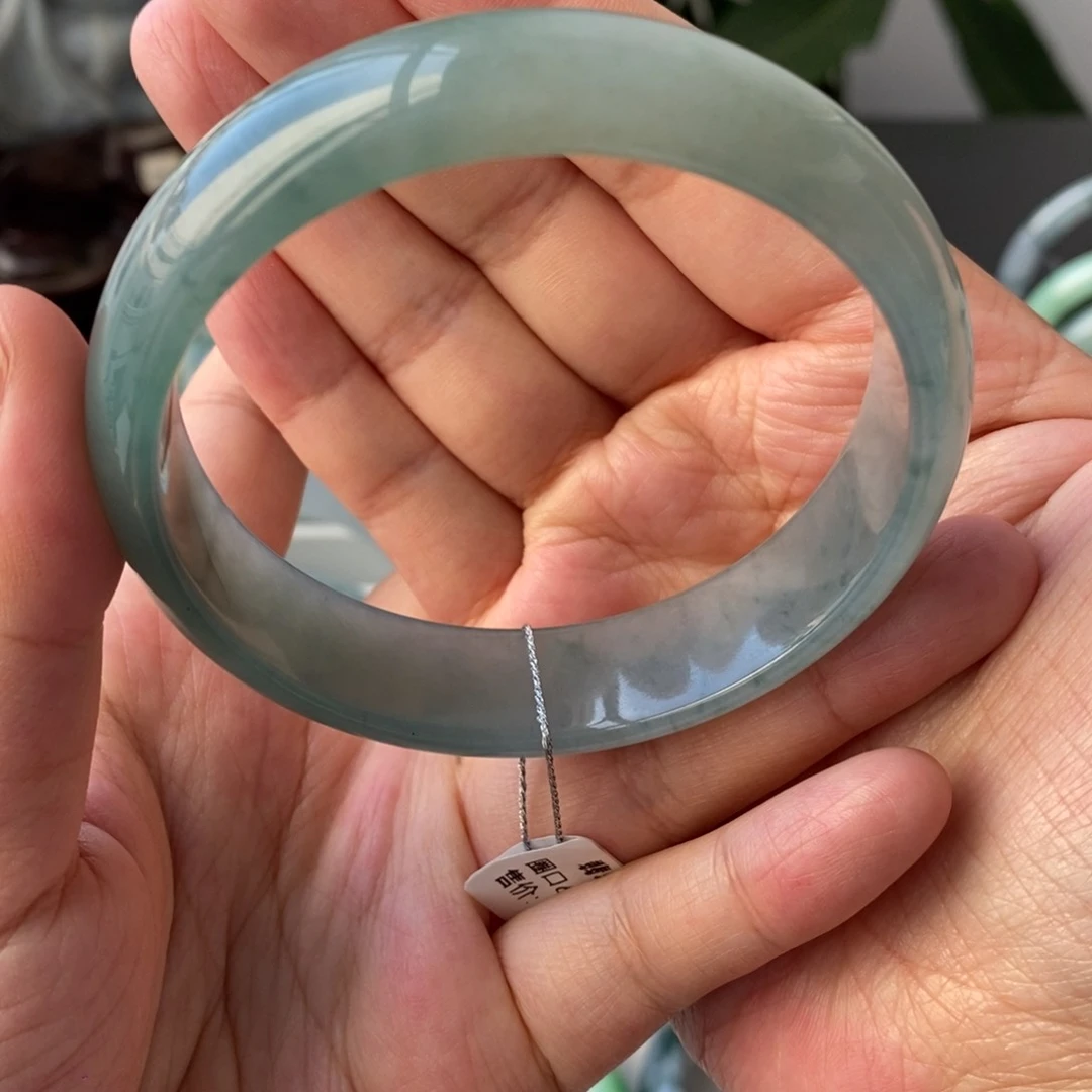 翡翠手镯未镶嵌天然