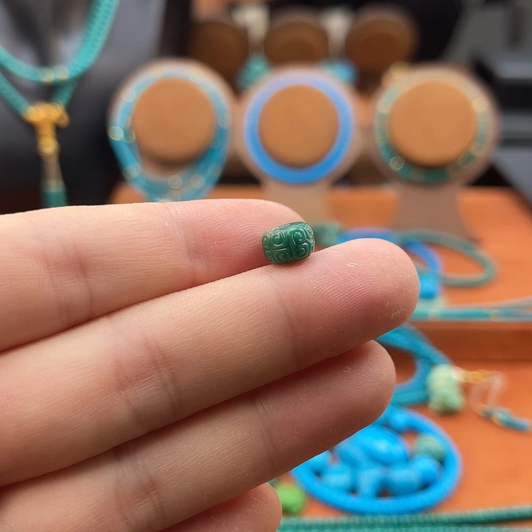 绿松石未镶嵌珠宝奇石